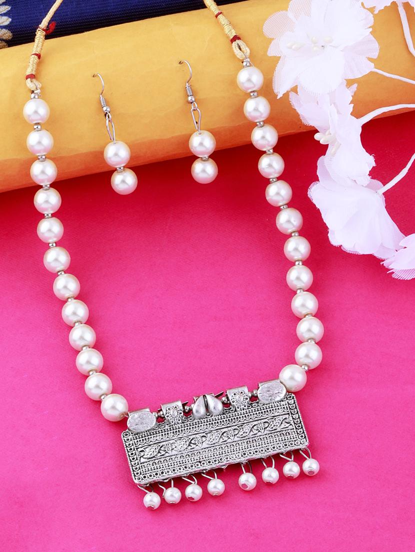 silver plated pearl necklace - 17466217 - Zoom Image - 0