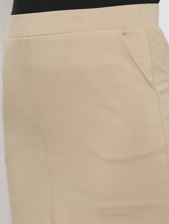 high rise  straight skirt - 17504861 -  Standard Image - 4
