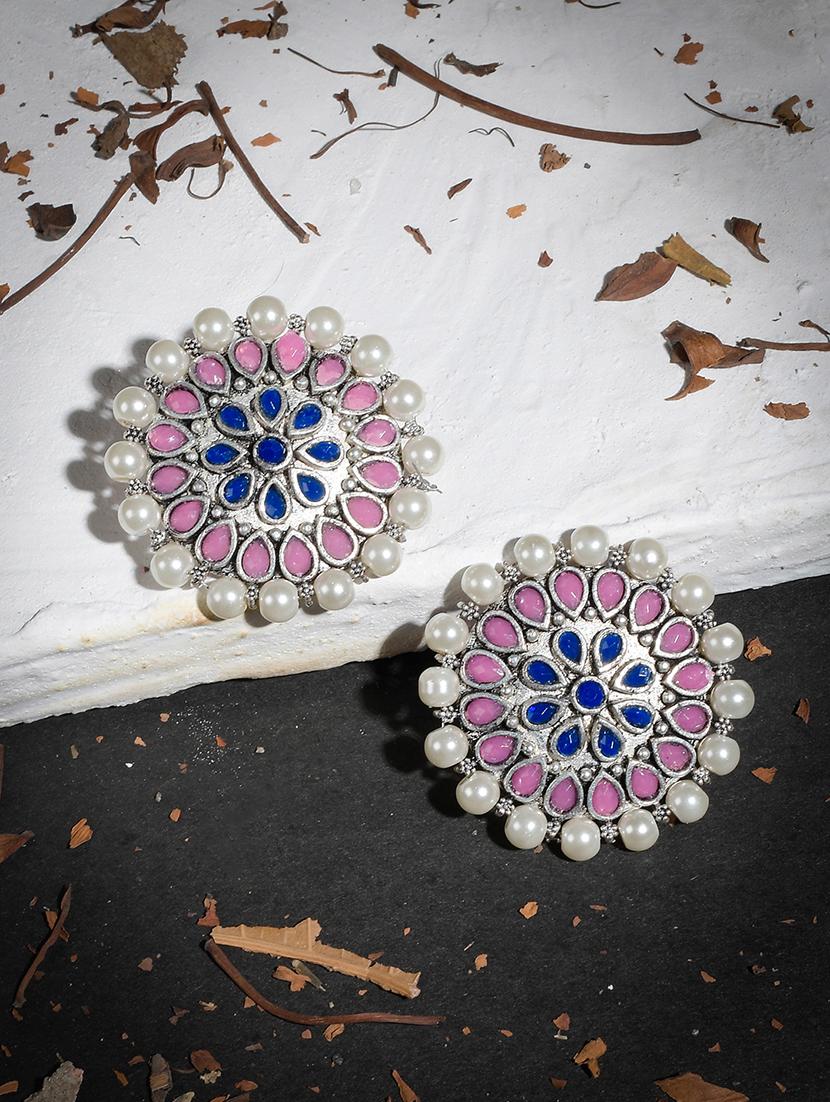 silver brass studs earring - 17509244 - Standard Image - 1