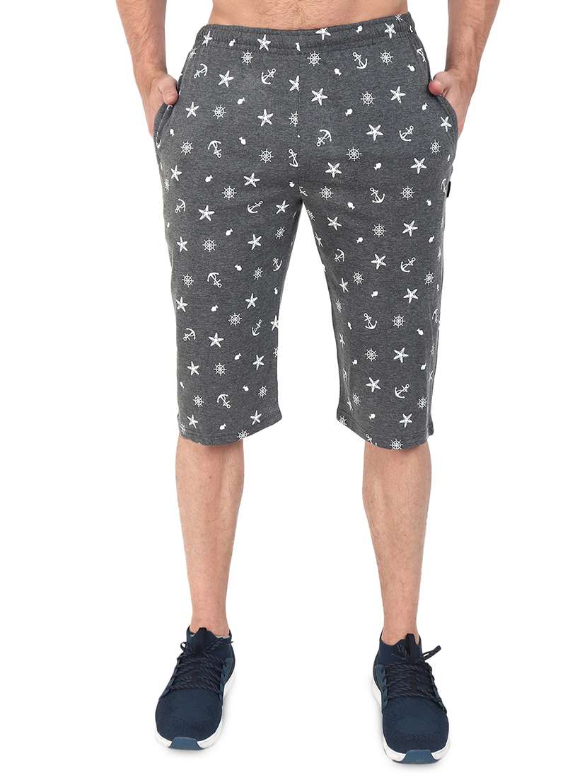 grey printed three - fourth