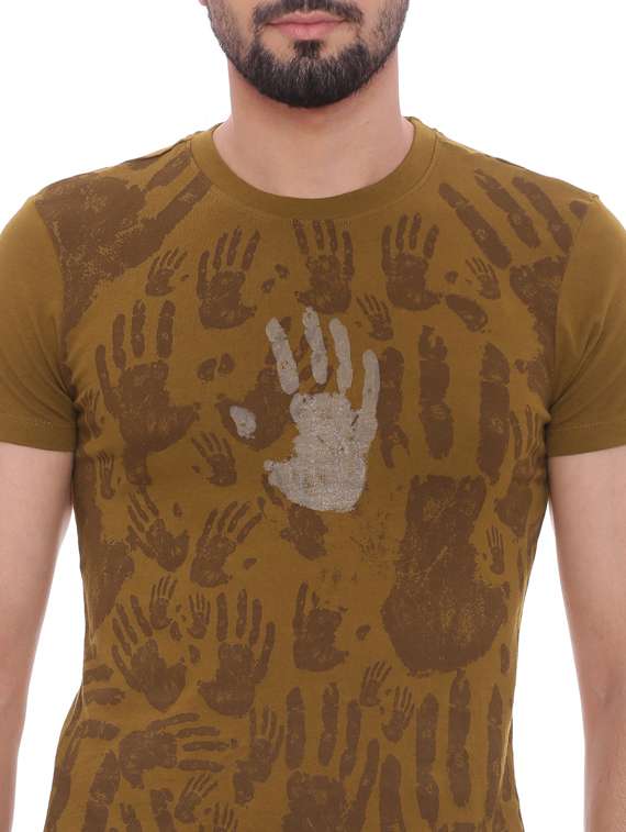 brown printed  t-shirt - 17533663 -  Standard Image - 4