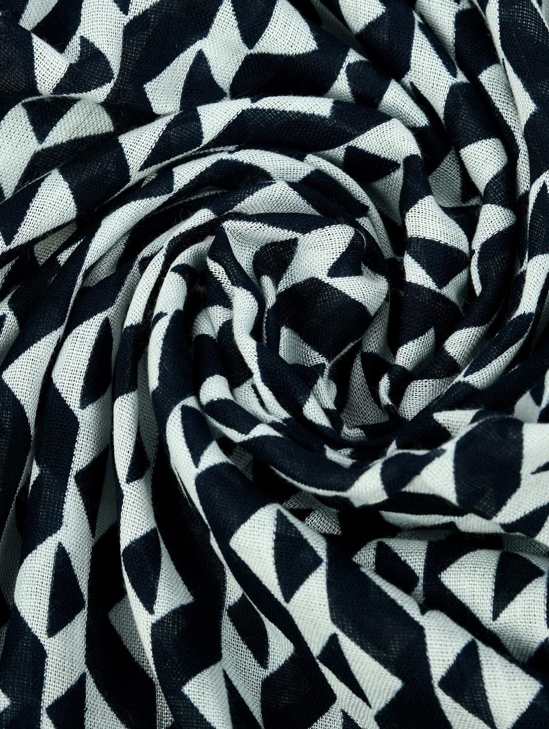 black viscose stole - 17544386 - Standard Image - 4
