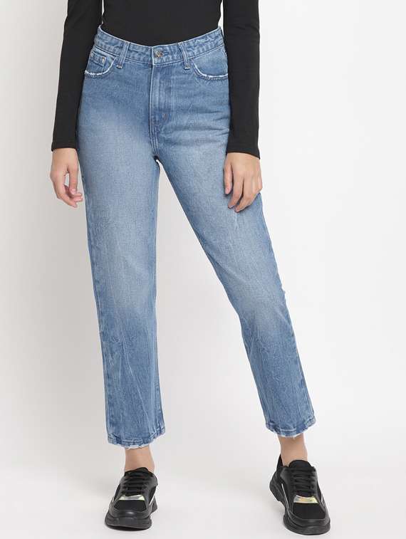 stone washed boyfriend jeans 