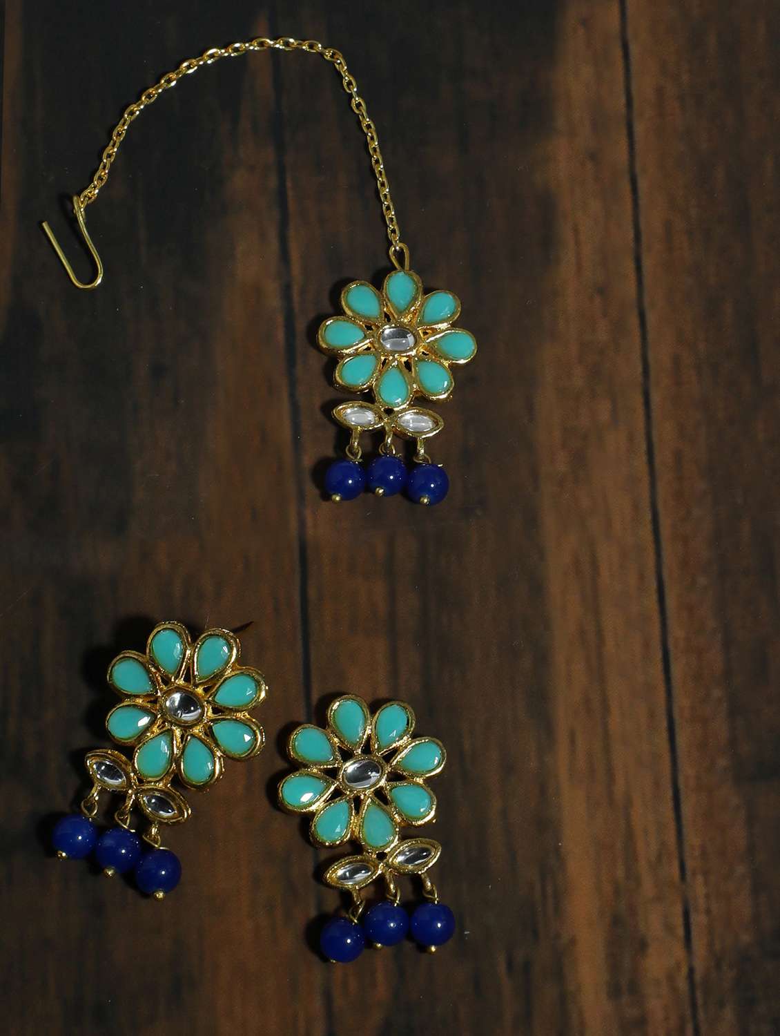 blue metal earring with maang tikka set