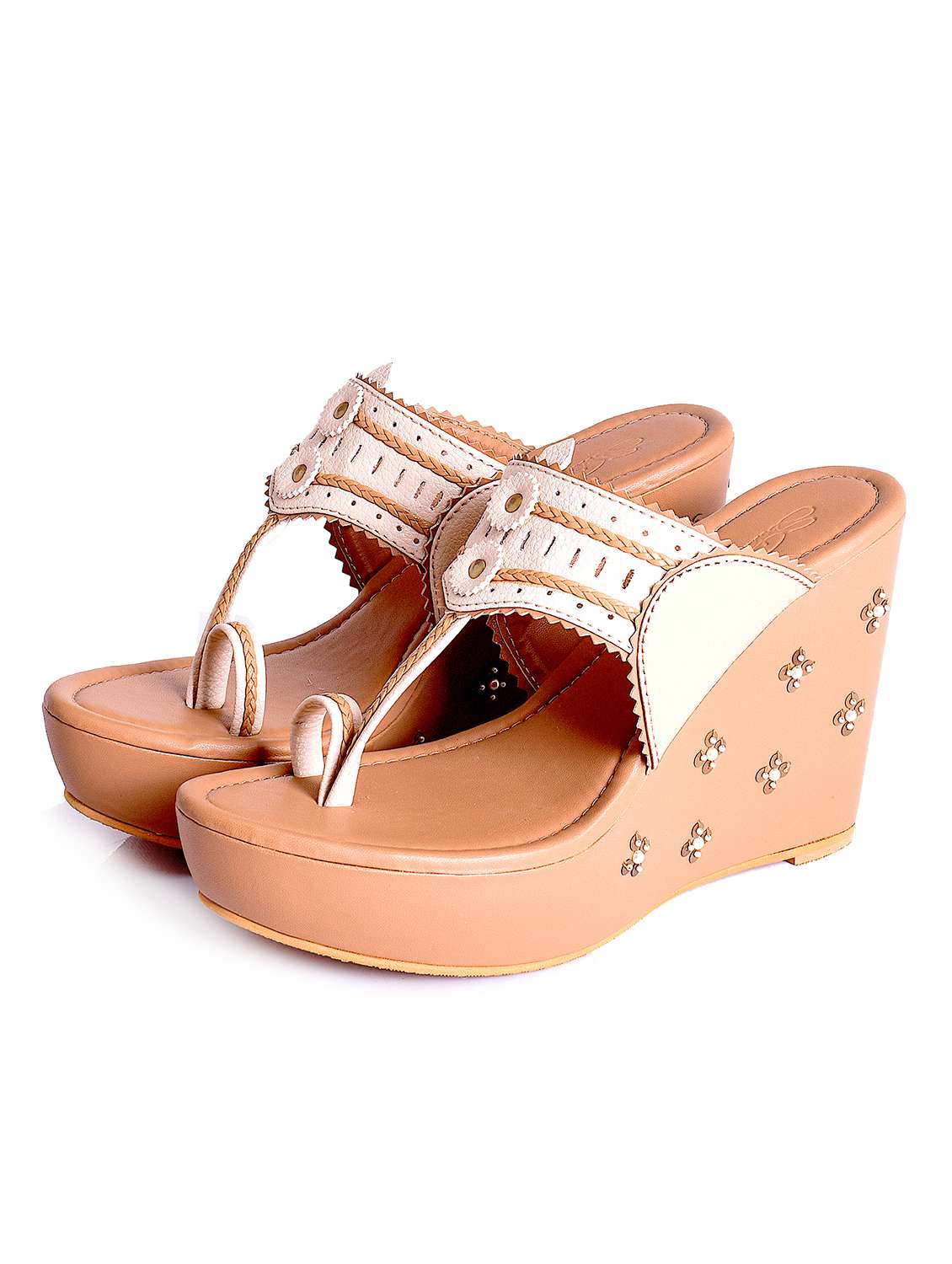 black tiki wedges - 17567112 -  Standard Image - 1