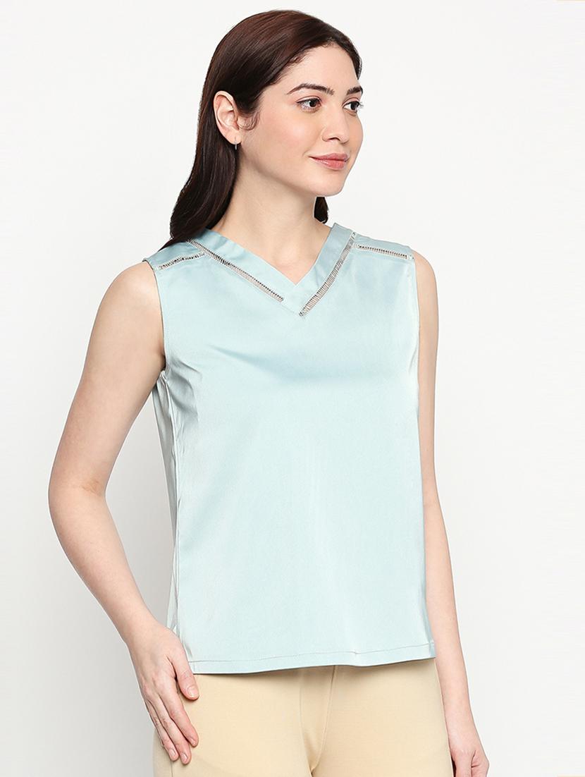 overlap neck solid top - 17570769 - Standard Image - 1