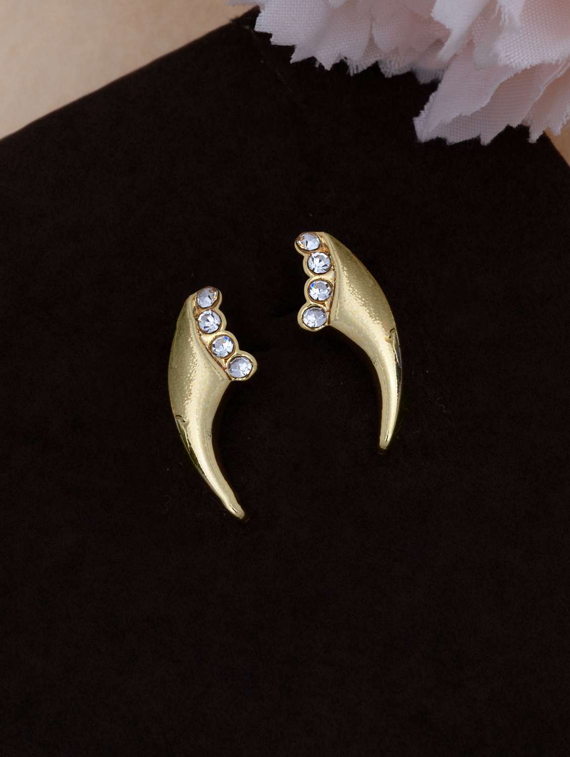 gold metal studs earring - 17595859 -  Standard Image - 1