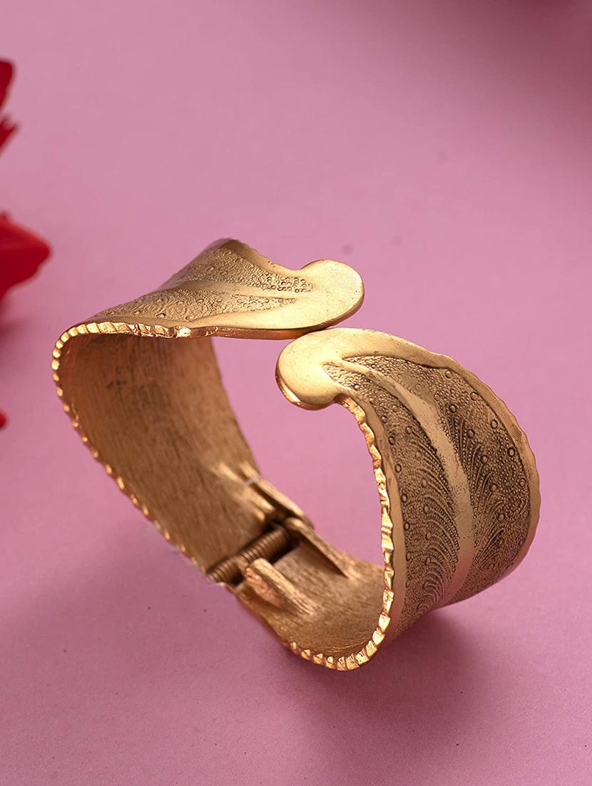 gold metal bangle bracelet - 17633550 - Zoom Image - 0