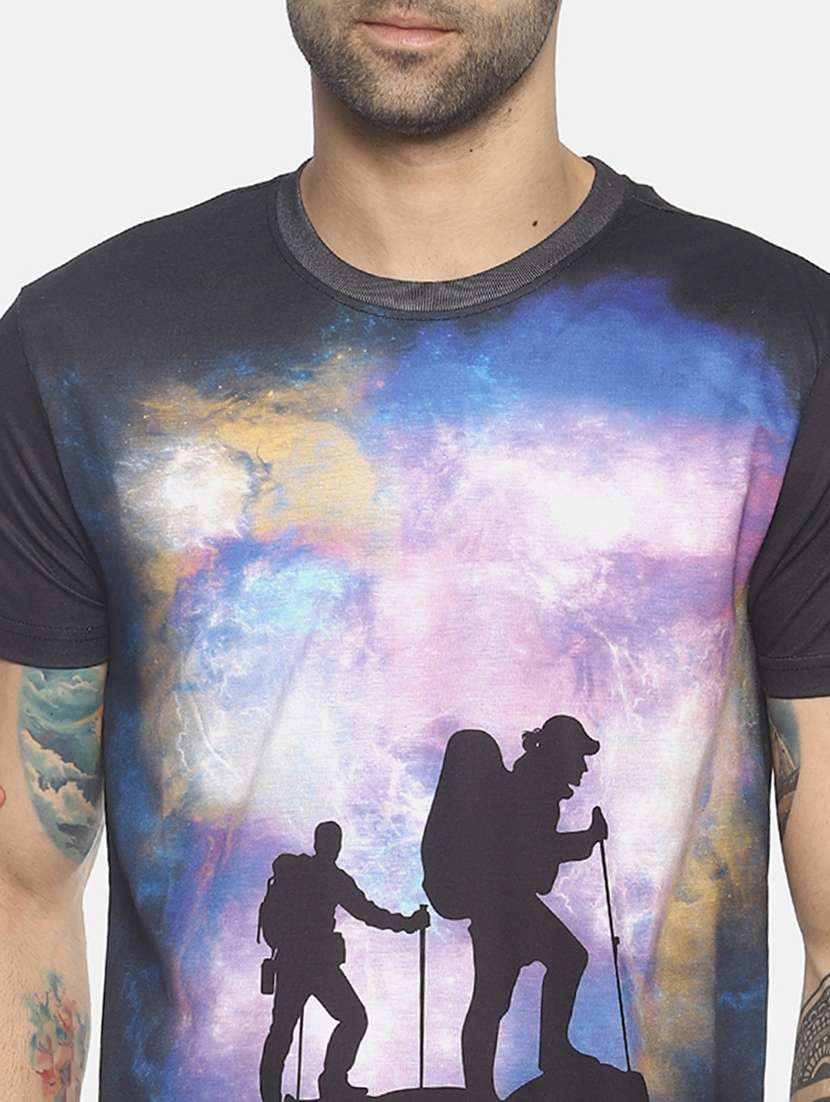 black printed  t-shirt - 17633651 -  Standard Image - 4