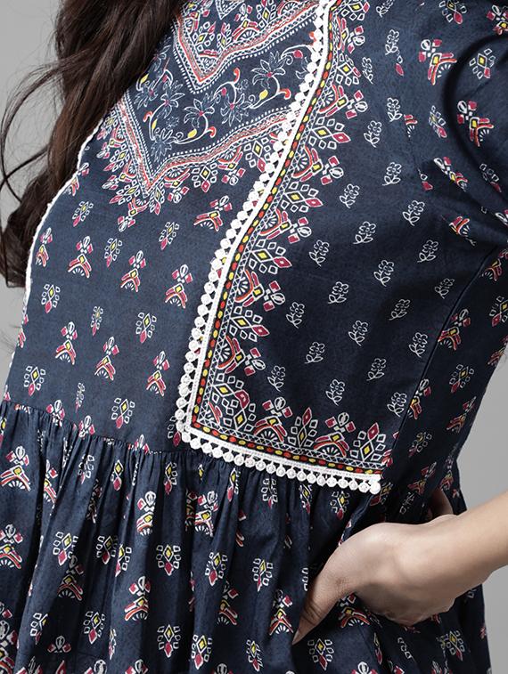 lace detail printed flared tunic - 17633685 - Standard Image - 4