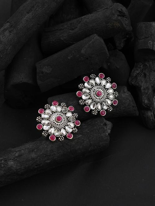 white brass studs earring - 17635702 -  Standard Image - 0