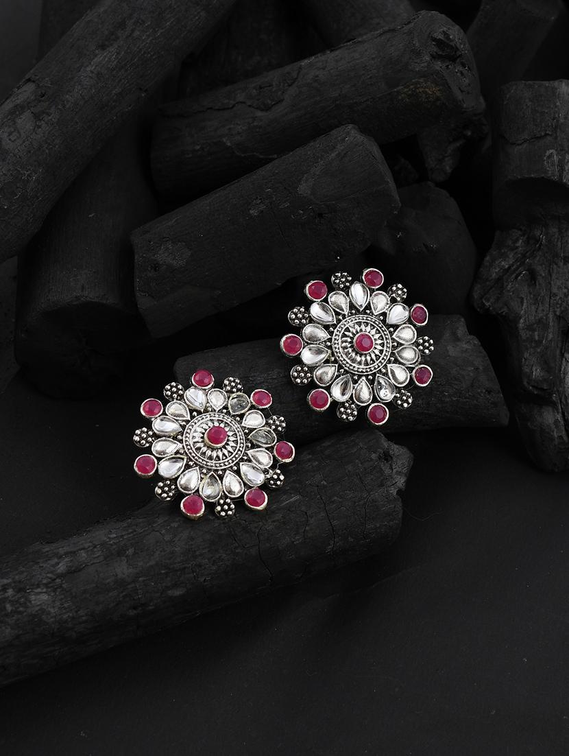 white brass studs earring - 17635702 -  Zoom Image - 0