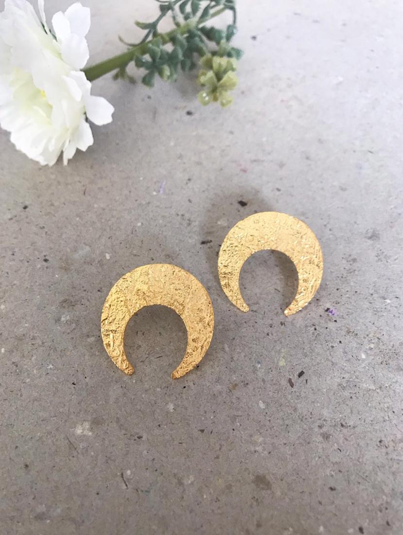 gold plated studs earring - 17637526 - Standard Image - 1