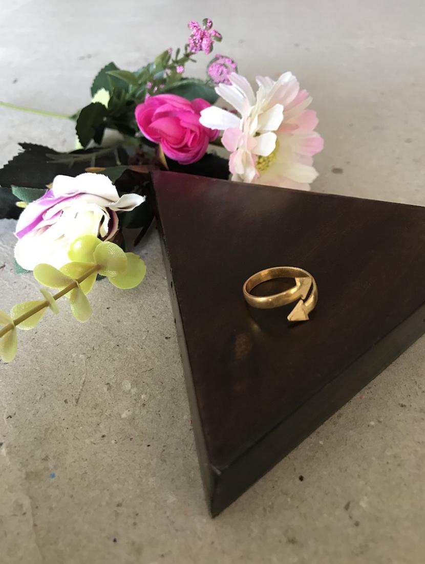 gold plated hand ring - 17637567 -  Standard Image - 1