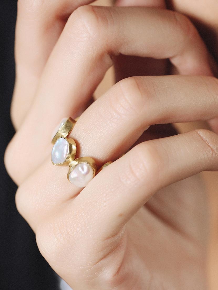 gold plated hand ring - 17637583 -  Standard Image - 1