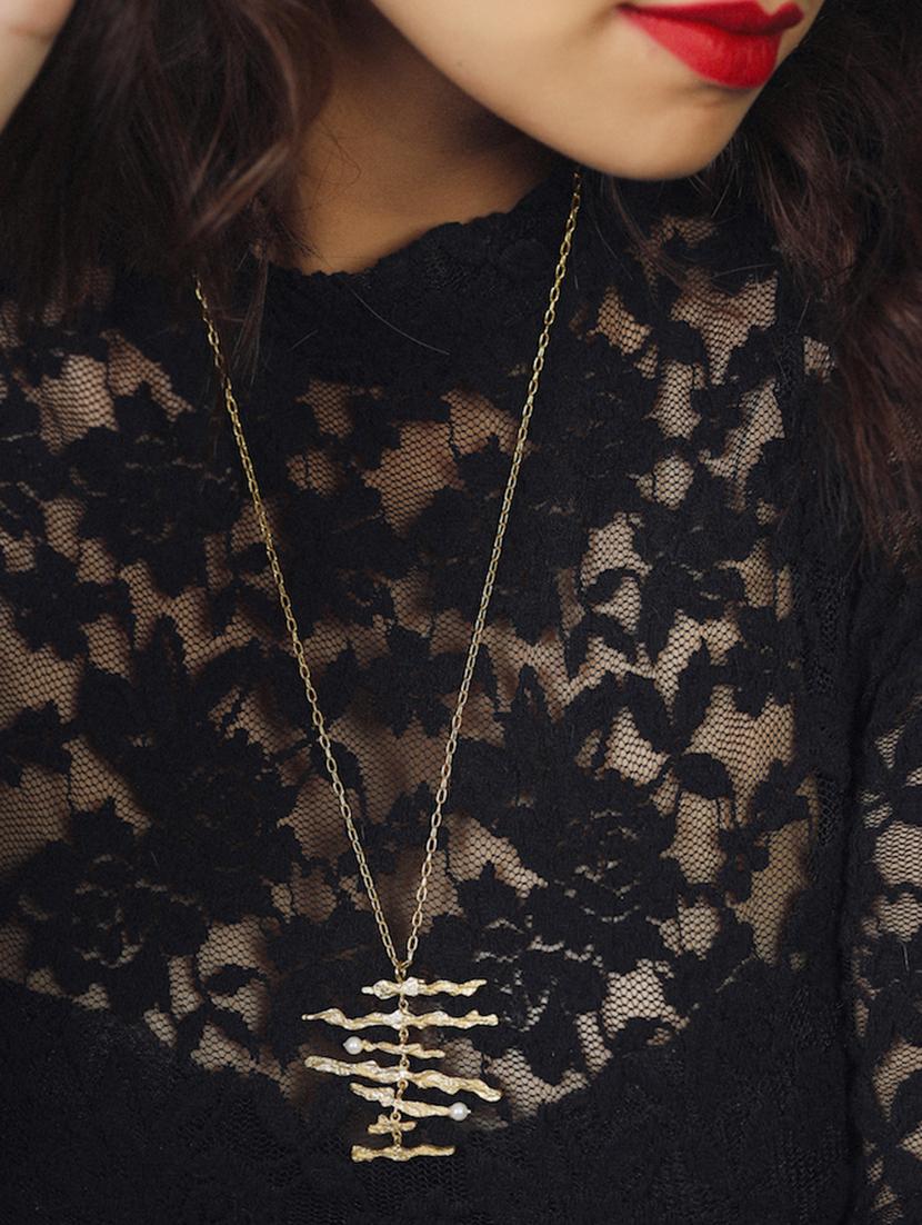 gold plated short necklace - 17637589 -  Standard Image - 1