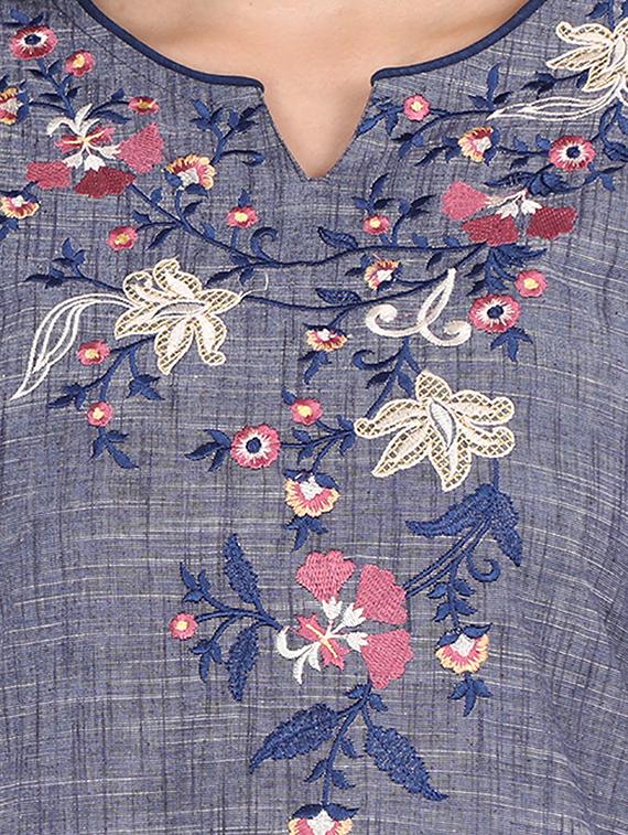 embroidered straight kurta - 17654810 - Standard Image - 4