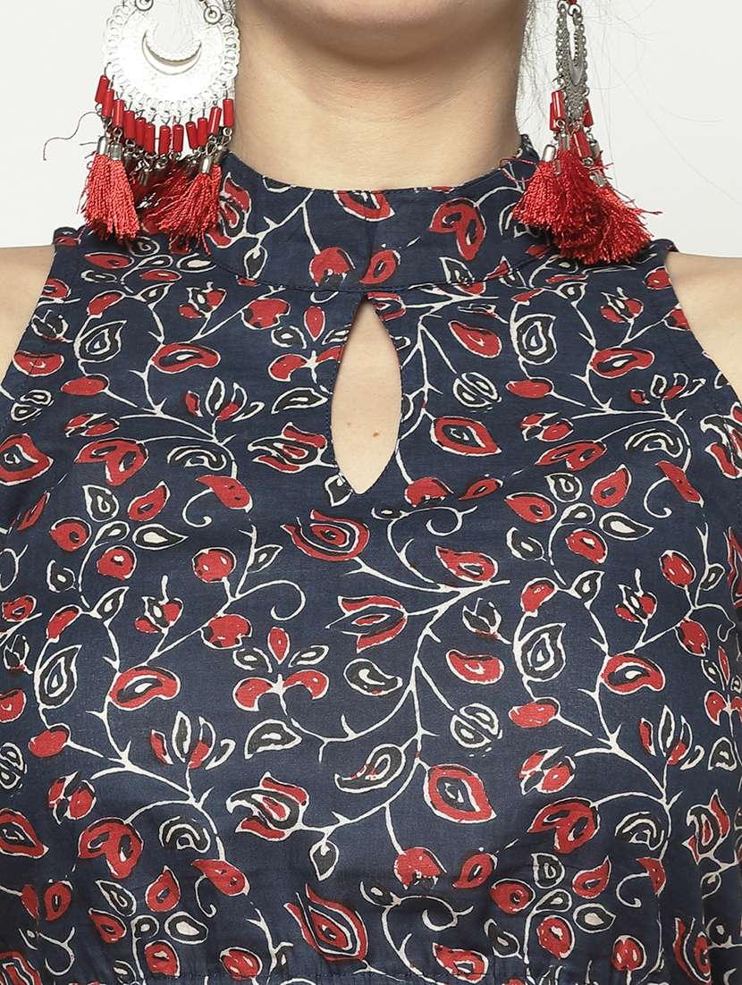 halter neck printed top with skirt set  - 17661255 -  Standard Image - 4