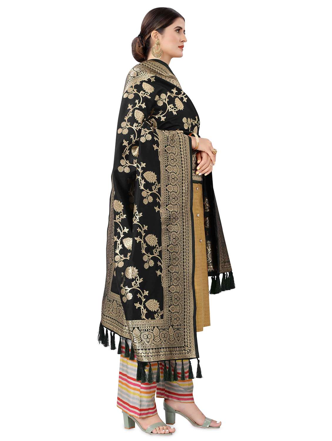 black silk dupatta - 17690766 -  Standard Image - 1