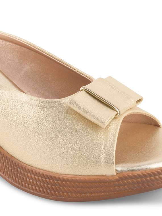 gold slip on wedge - 17710119 - Standard Image - 4