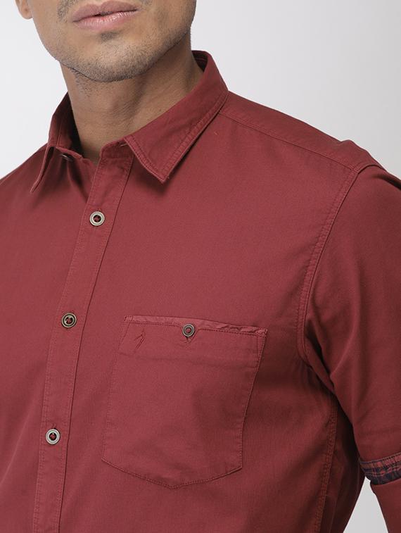 maroon solid casual shirt - 17716264 - Standard Image - 4