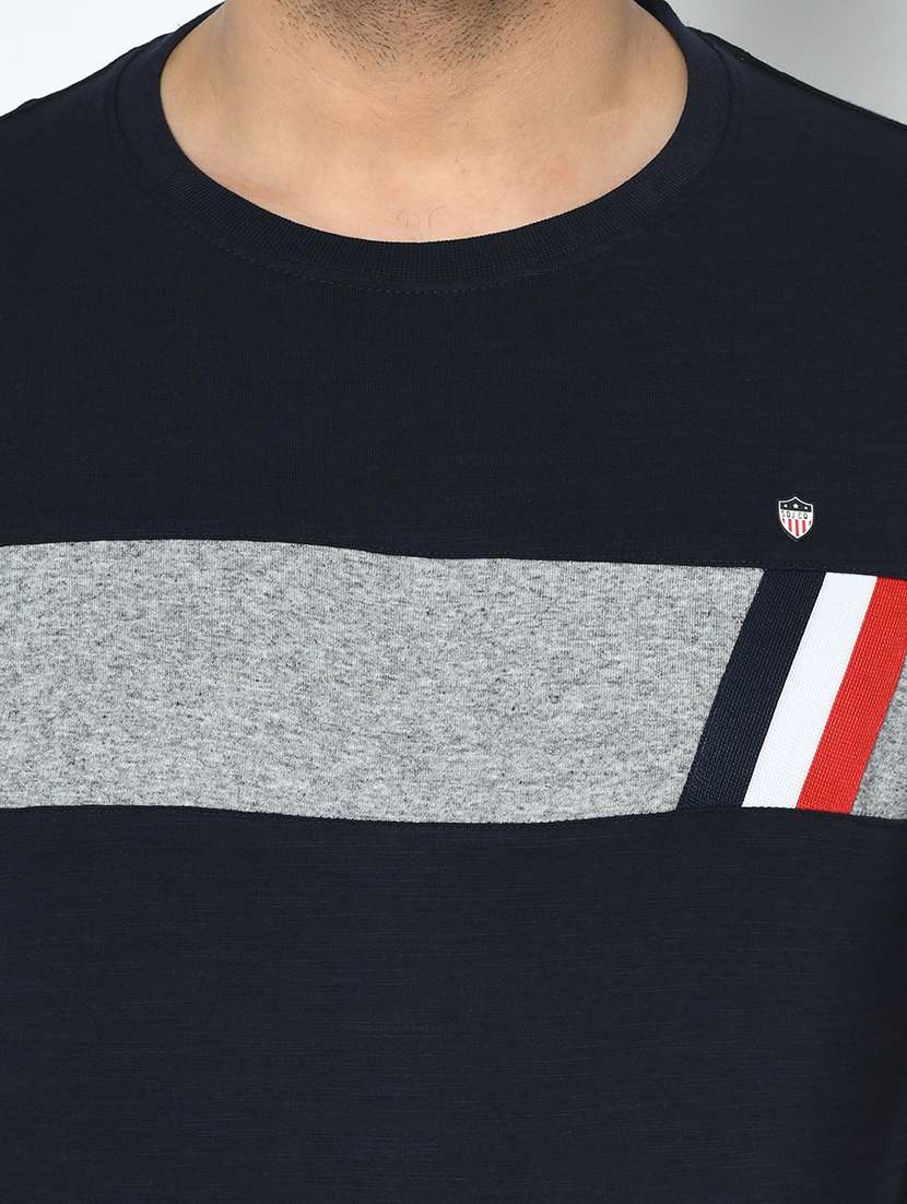 navy blue cut & sew t-shirt - 17737410 -  Standard Image - 4