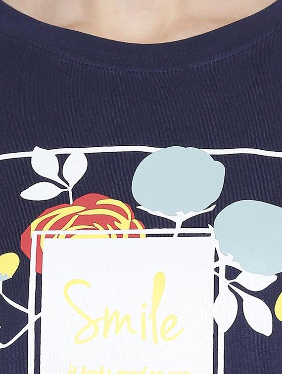 round neck graphic tee - 17738294 - Standard Image - 4