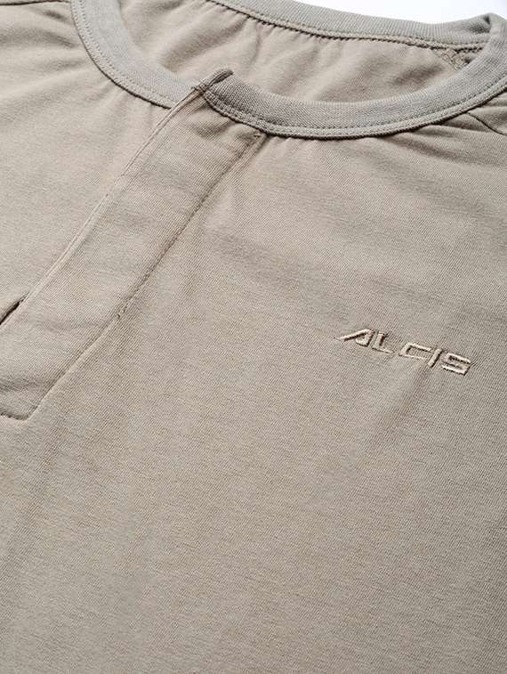 olive green solid raglan t-shirt - 17749710 -  Standard Image - 4