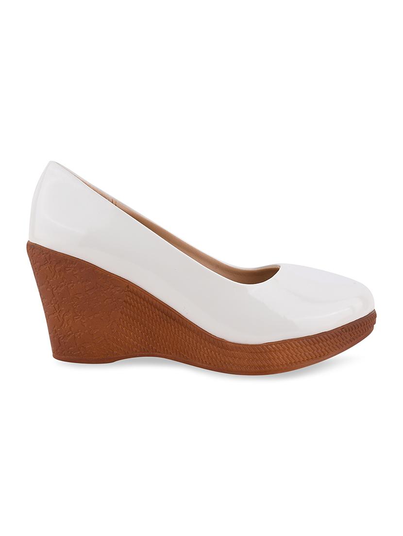 calzado women's casualwear beige color solid pumps heels belliey shoes - 17750965 - Standard Image - 1