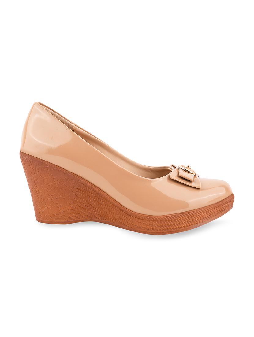 calzado women's casualwear beige color solid pumps heels belliey shoes - 17750970 - Standard Image - 1