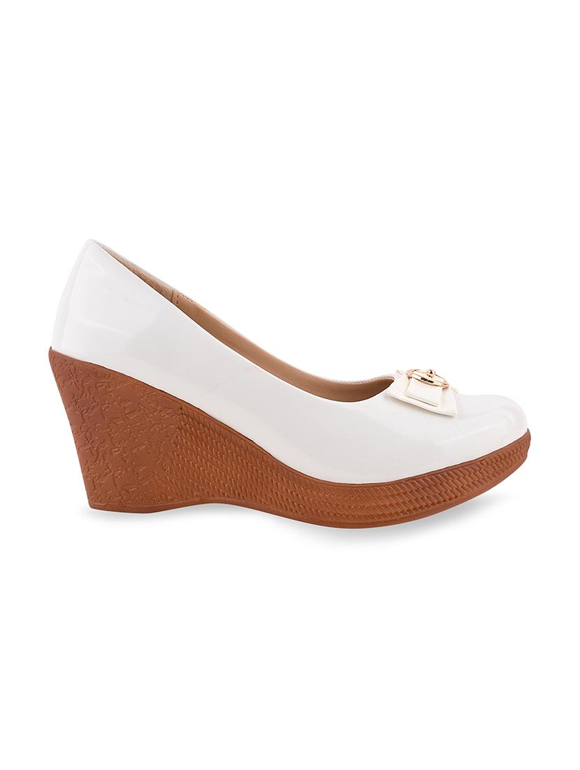 calzado women's casualwear beige color solid pumps heels belliey shoes - 17750973 - Standard Image - 1