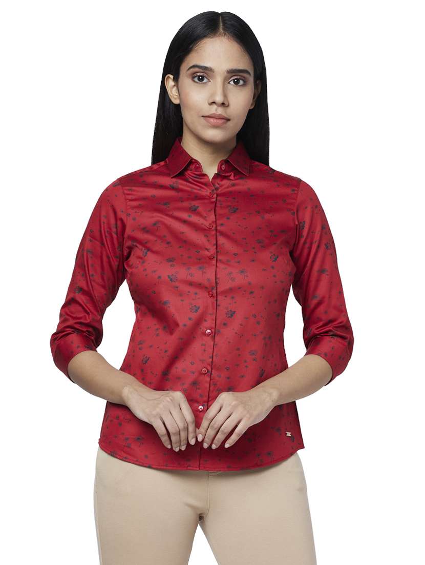 curved hem floral shirt