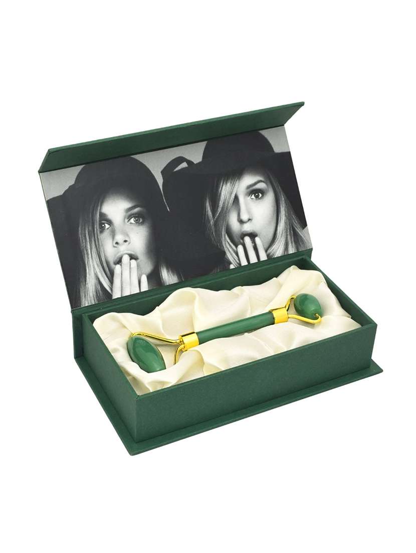 this facial roller is an ancient beauty & wellness tool designed to gently massage your face to stimulate the circulation.