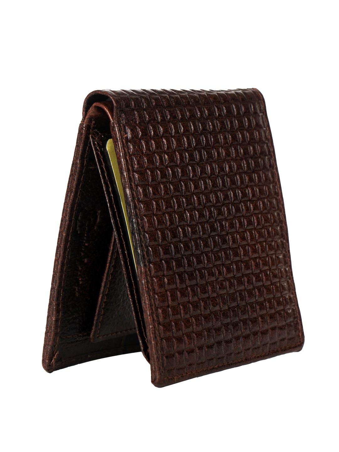 to accommodate daily essentials in a - 17794062 - Standard Image - 1