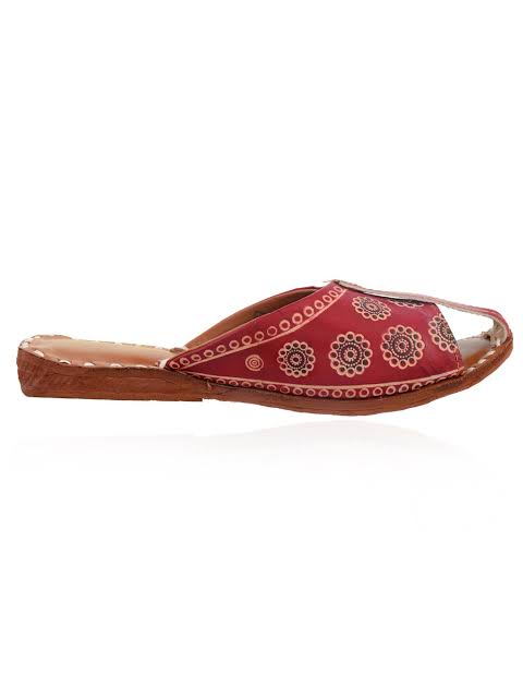 traditional juti  - 17794267 -  Standard Image - 1