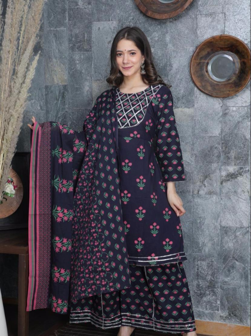 kurtis  - 17807565 -  Standard Image - 1