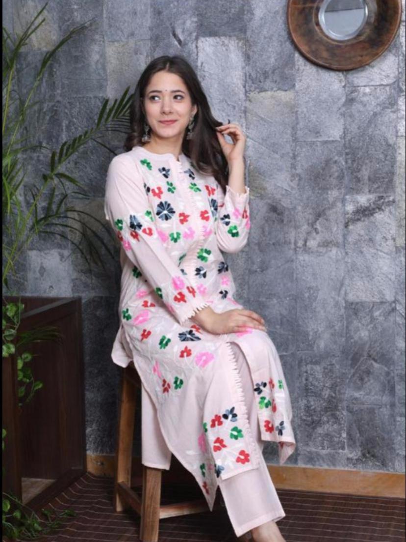 kurtis  - 17807568 -  Standard Image - 1