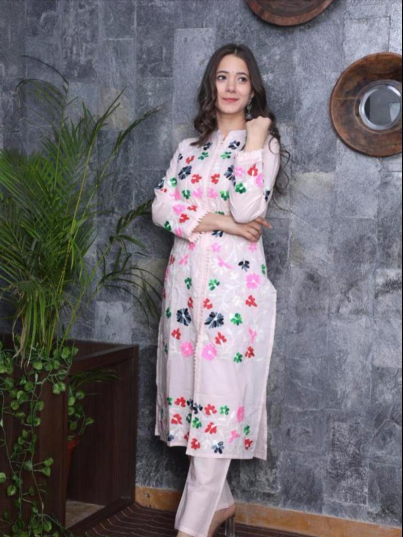 kurtis  - 17807592 -  Standard Image - 1