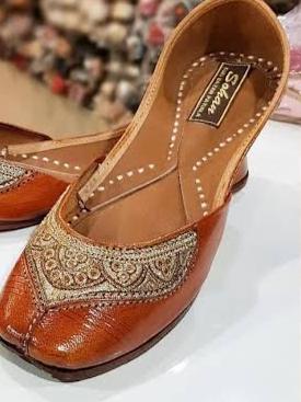 leather juti camel skin - 17807661 - Standard Image - 1