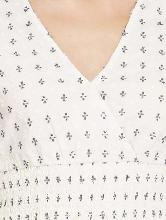 overlap neck printed crop top - 17822255 -  Standard Image - 4