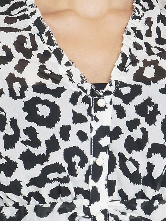 women's crop v neck top - 17822276 - Standard Image - 4