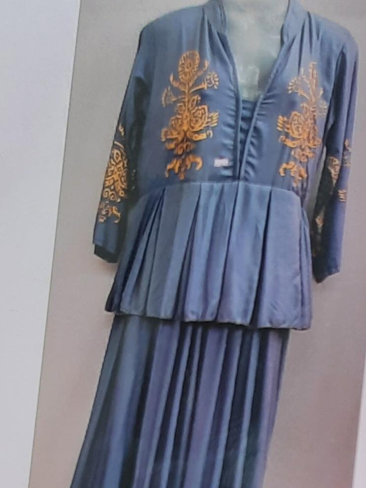 short frock  - 17824685 -  Standard Image - 1