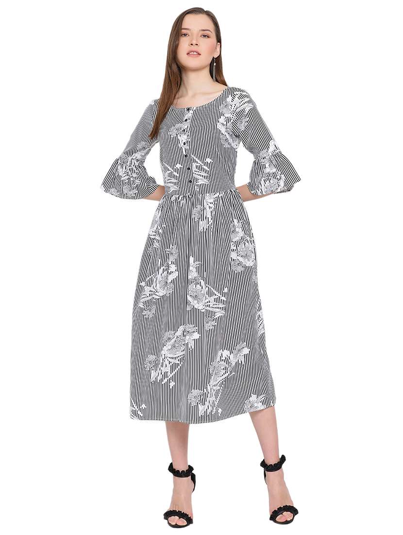 bell sleeved printed top - 17843716 - Zoom Image - 0