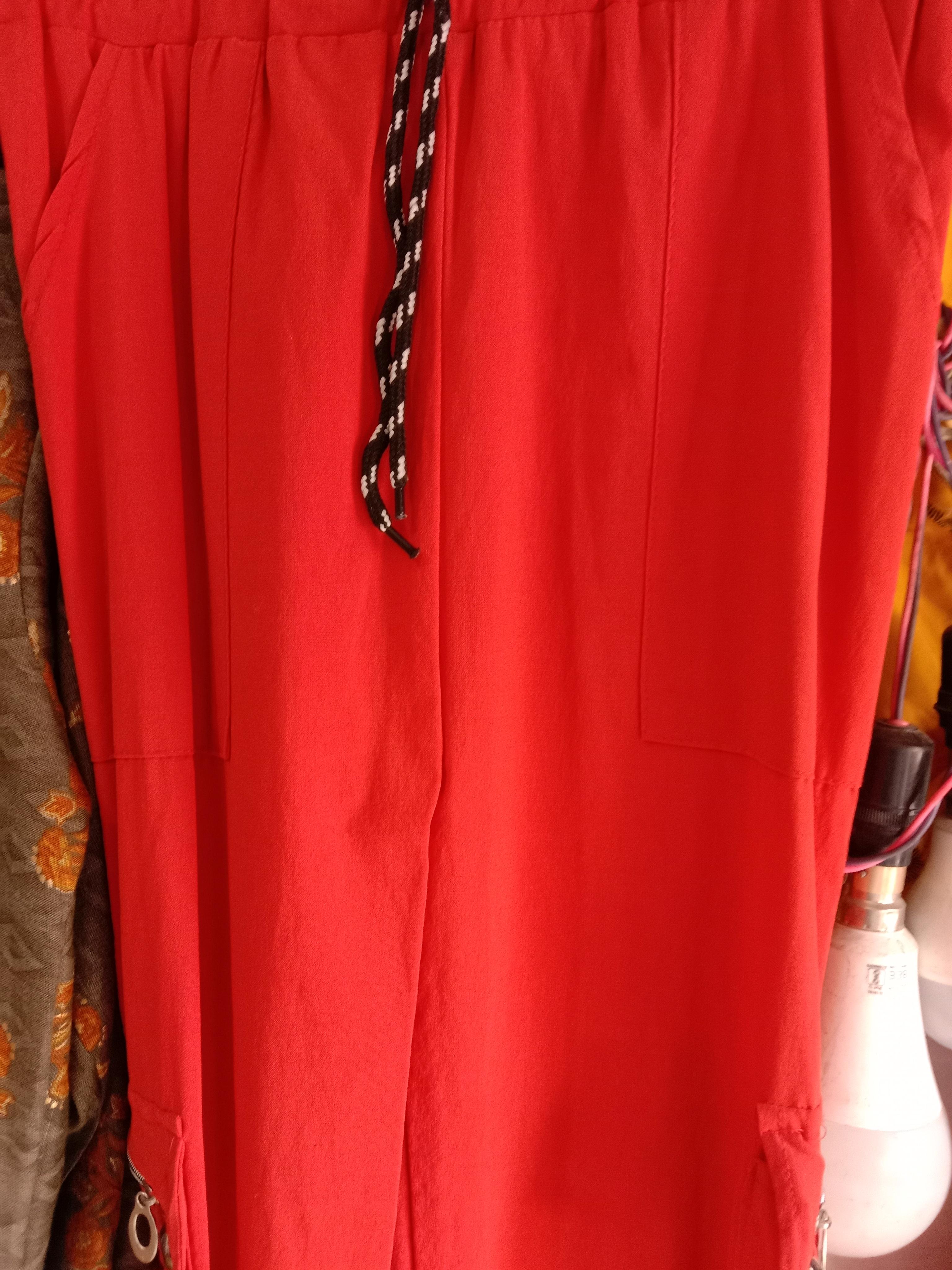red cotton top - 17853876 - Standard Image - 1