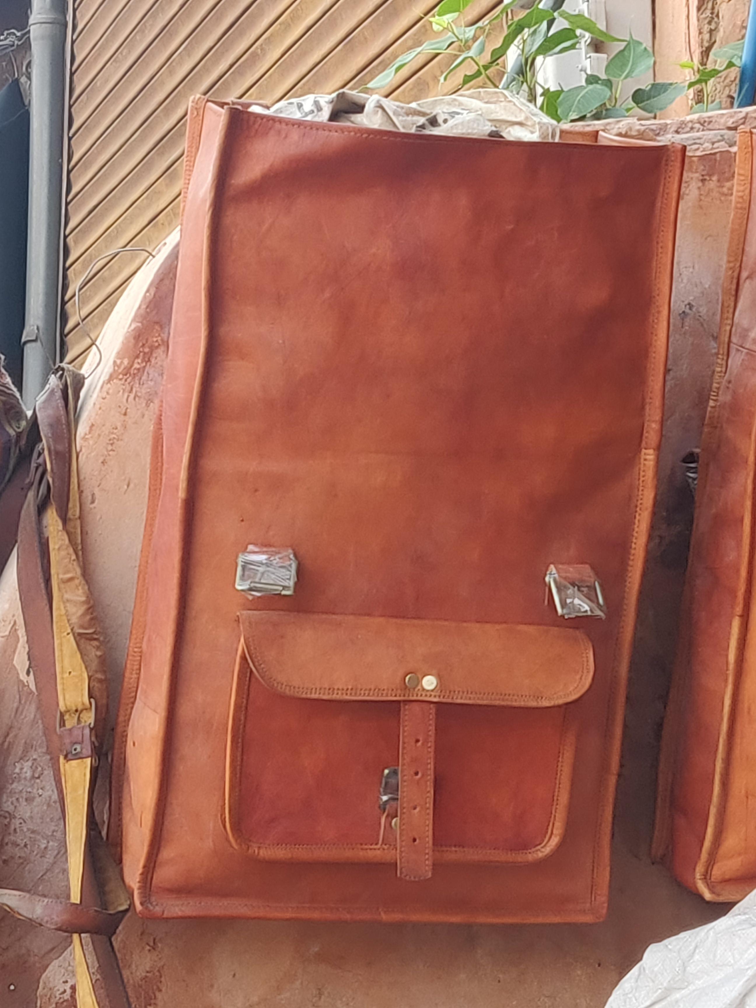 red pvc handbag - 17854239 - Standard Image - 1