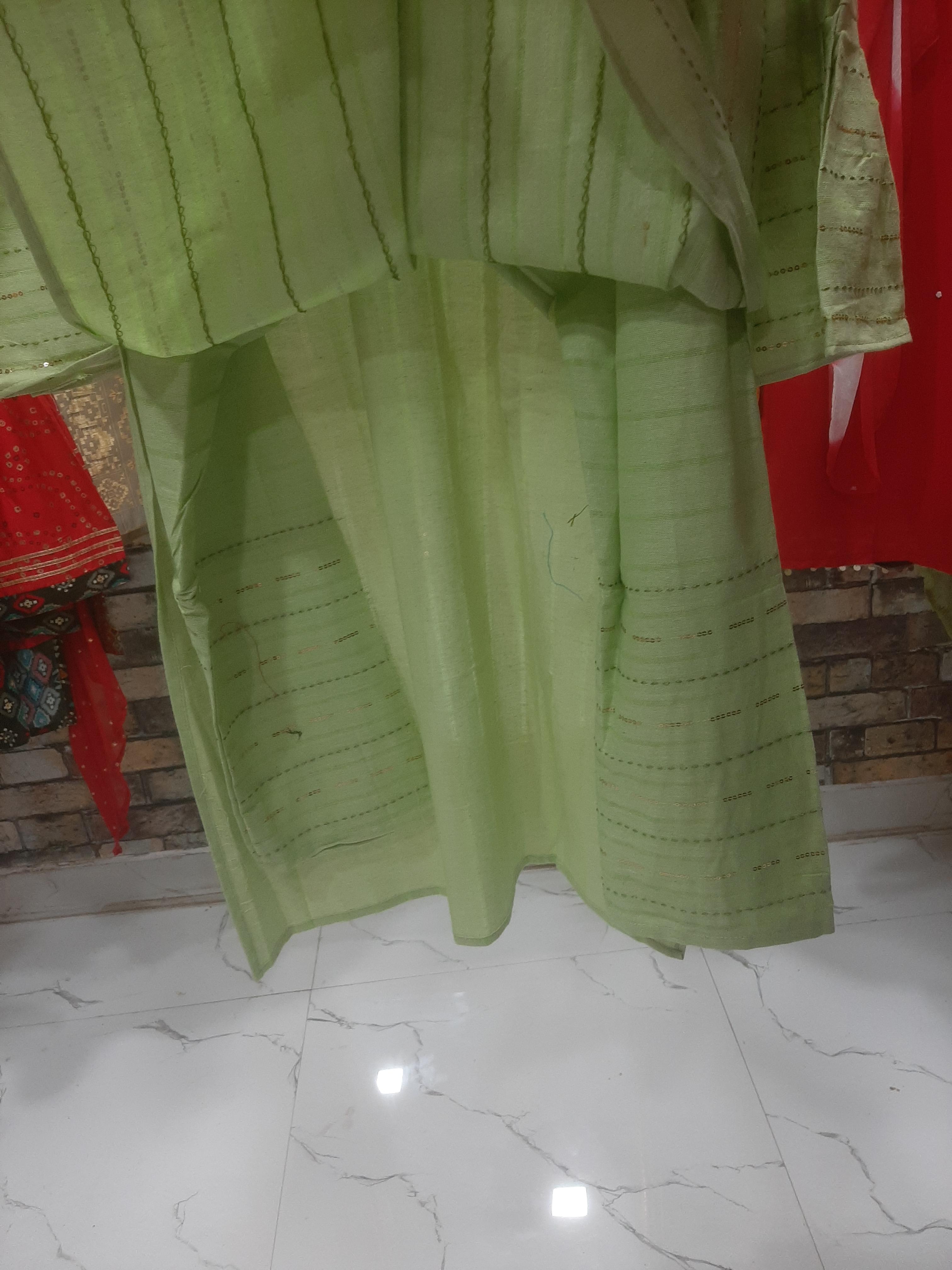 green  - 17857369 -  Standard Image - 1