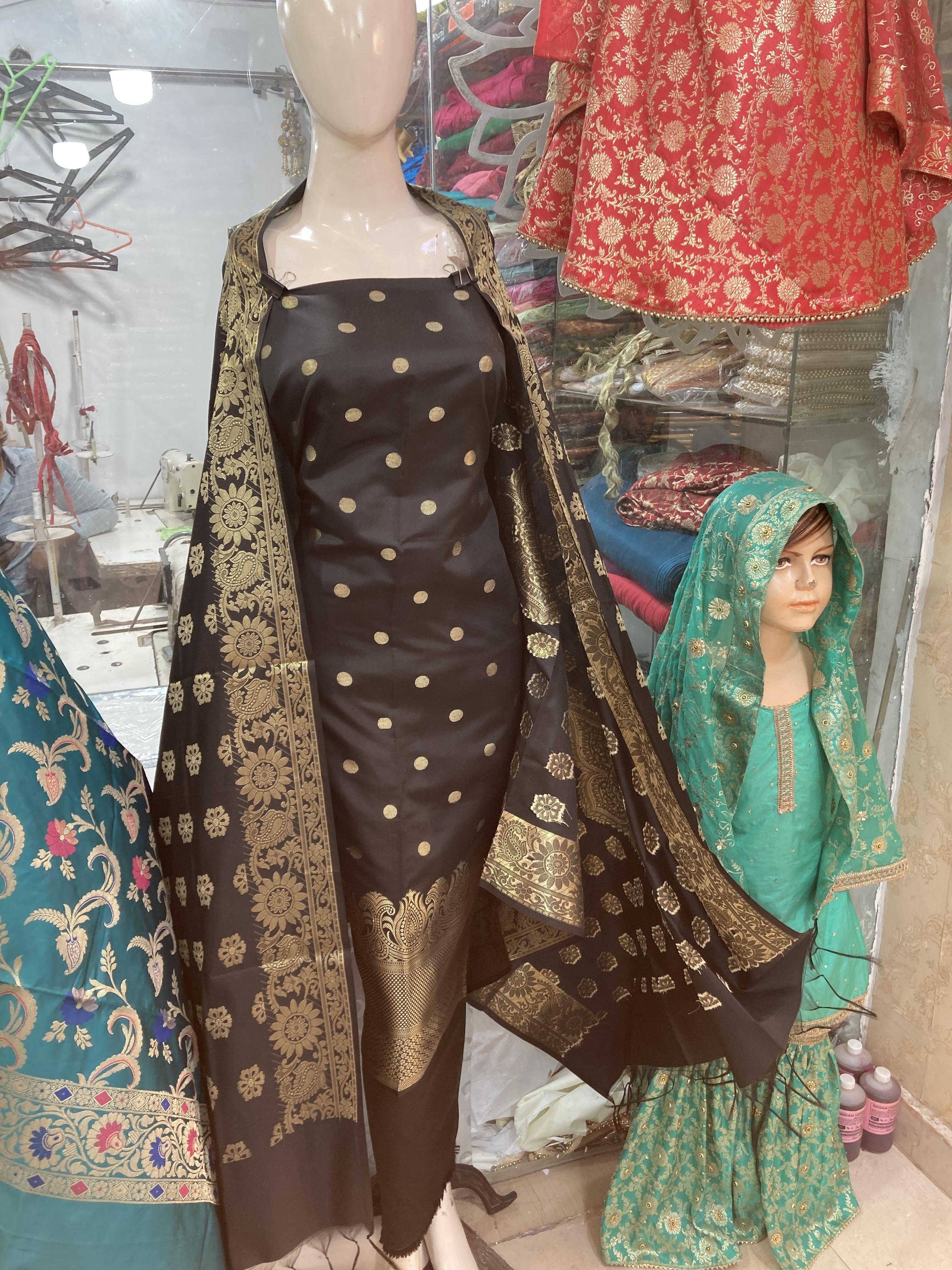 tapeta silk banarasi suit - 17857706 - Standard Image - 1