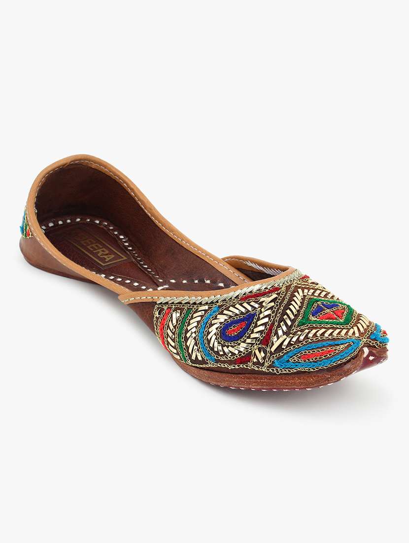 multi colored slip on jutis