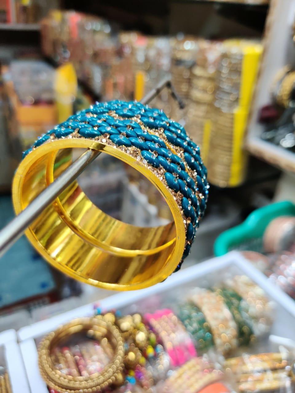 artificial metal bangles - 17859898 - Standard Image - 1