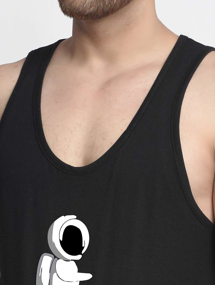 black printed vest - 17868975 -  Standard Image - 4